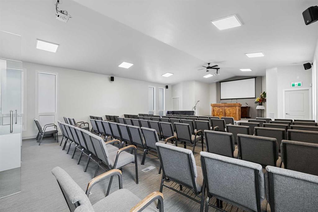 232 8A Street Northeast, Calgary, AB
