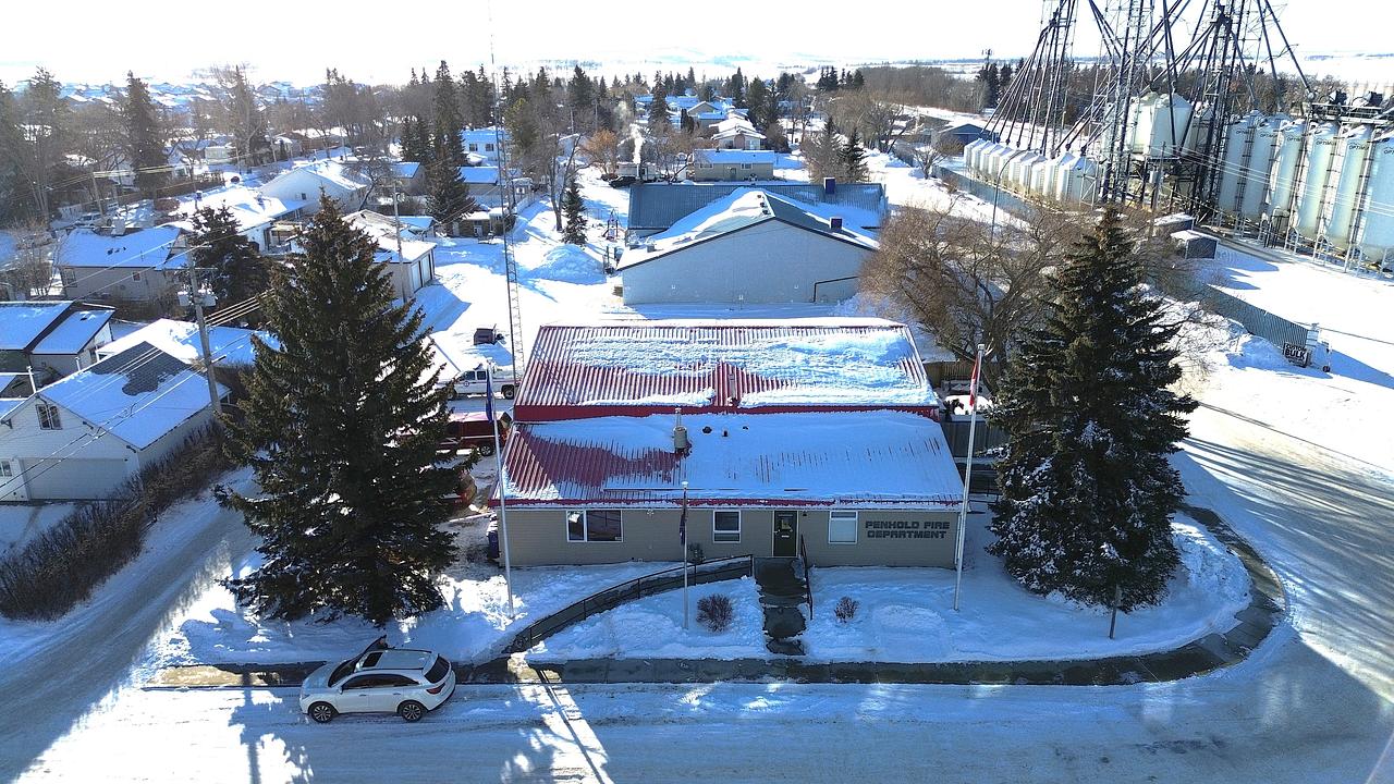 1001 Minto Street, Penhold, AB