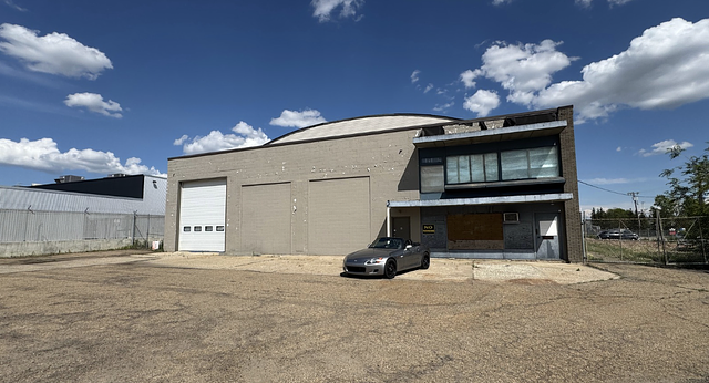 5613 103A Street Northwest, Edmonton, AB
