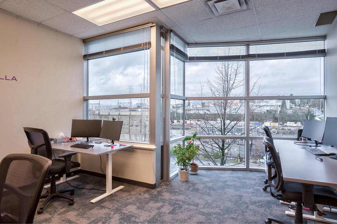 402 - 3999 Henning Dr, Burnaby, BC