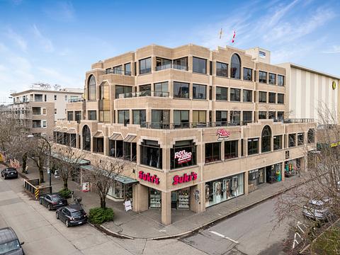 1681 Chestnut St, Vancouver, BC