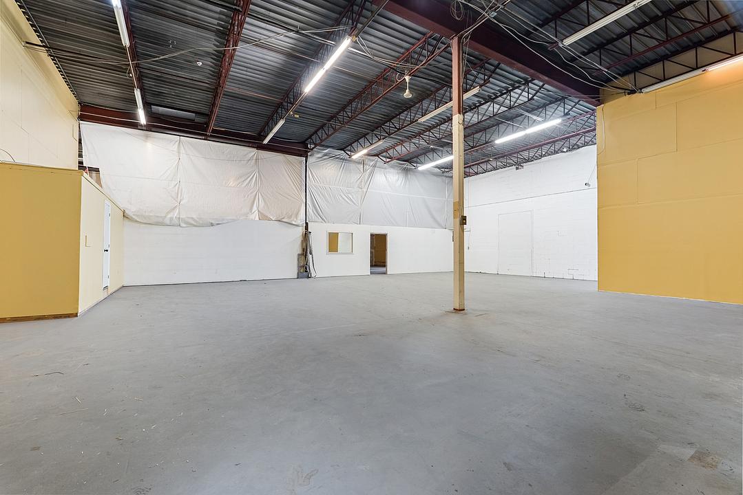 Warehouse - 2699 Avenue Watt, Québec, QC