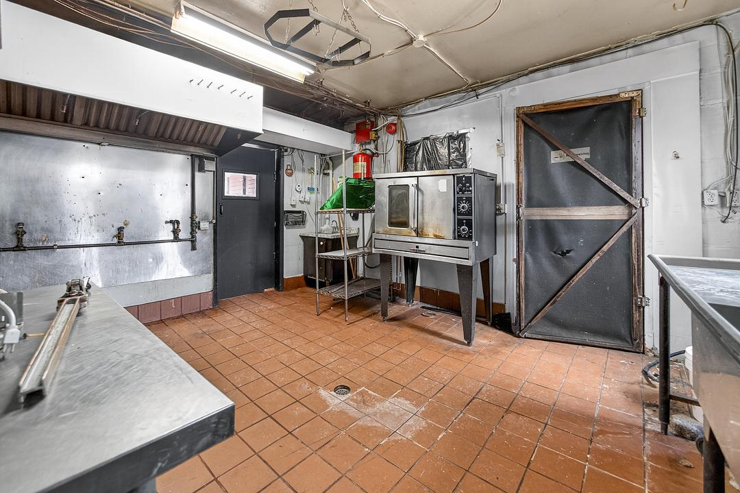 277 Queen Street South, Mississauga, ON