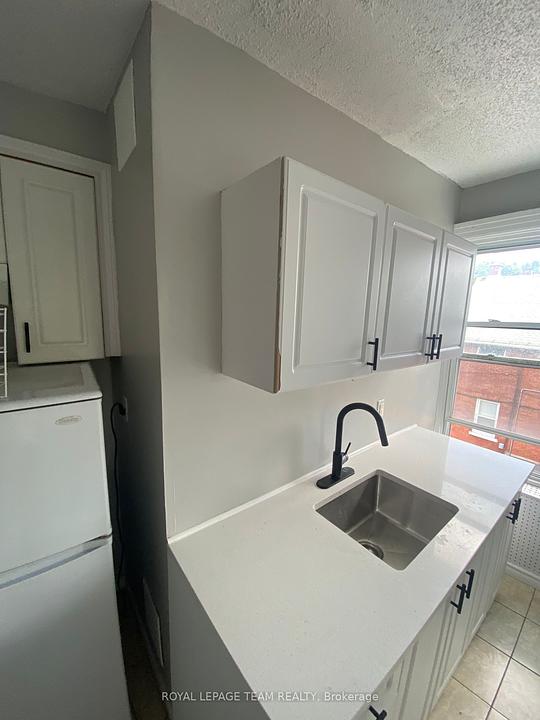 883 Somerset Street West, Ottawa, ON