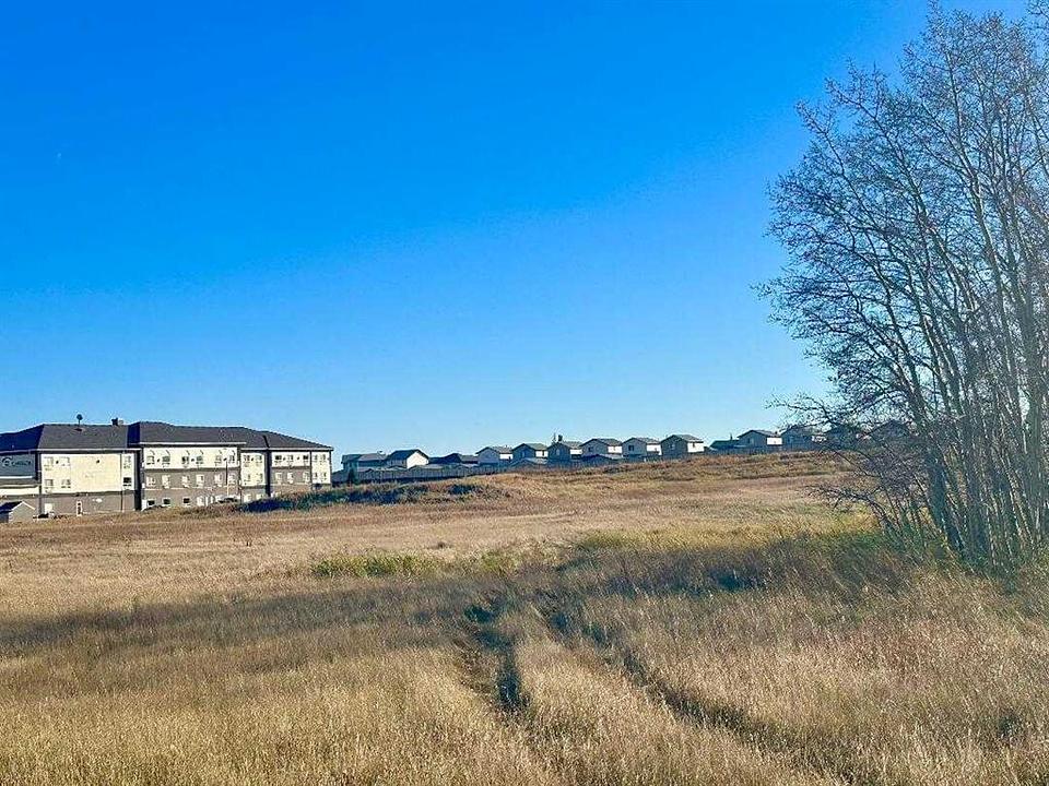 7405 48 Avenue, Camrose, AB