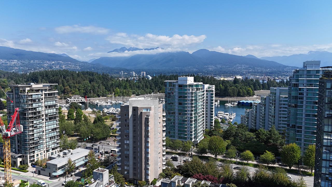 1725 Robson Street, Vancouver, BC