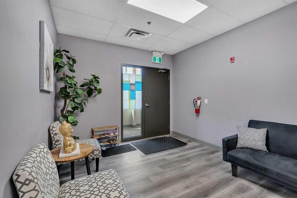 220 - 20 Saddlestone Drive Northeast, Calgary, AB