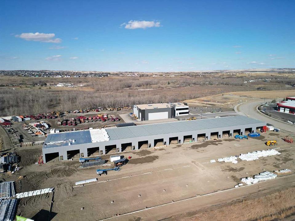 18 - 25 Southbank Crescent, Okotoks, AB