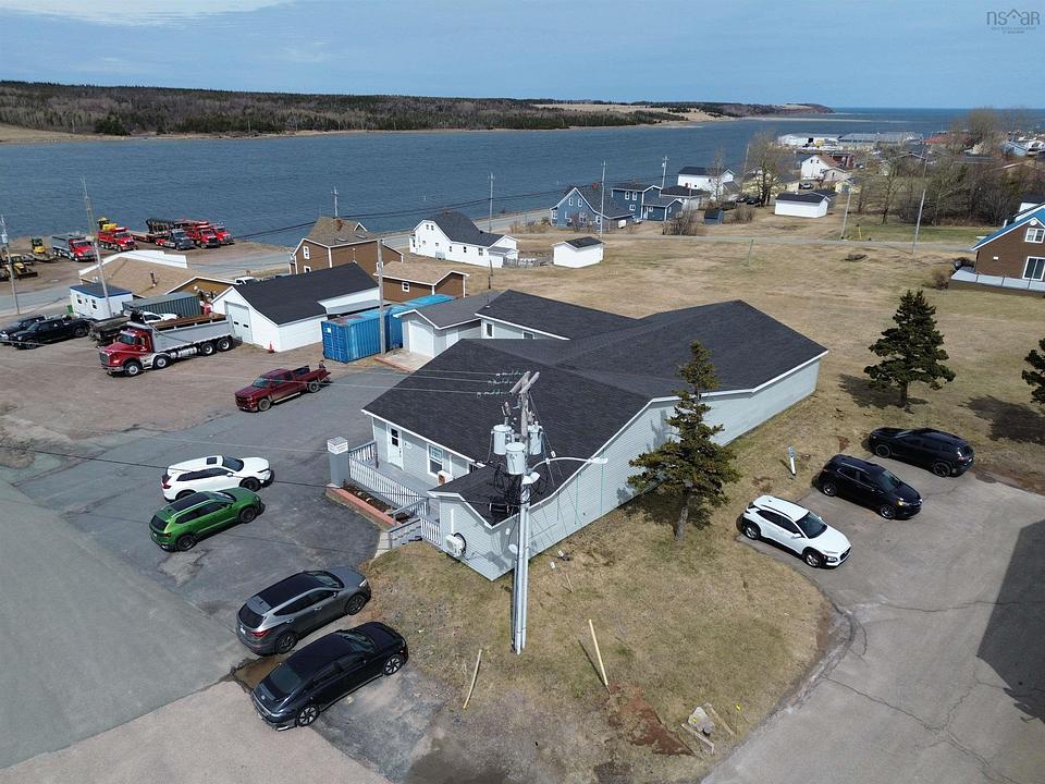 15 Pere Goirrior Avenue, Chéticamp, NS