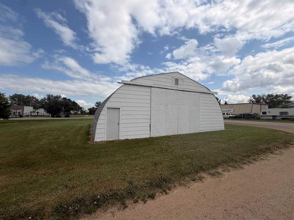 102 - Main Street, Munson, AB