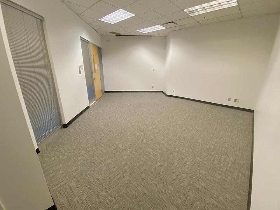 110 B - 910 Government St, Victoria, BC