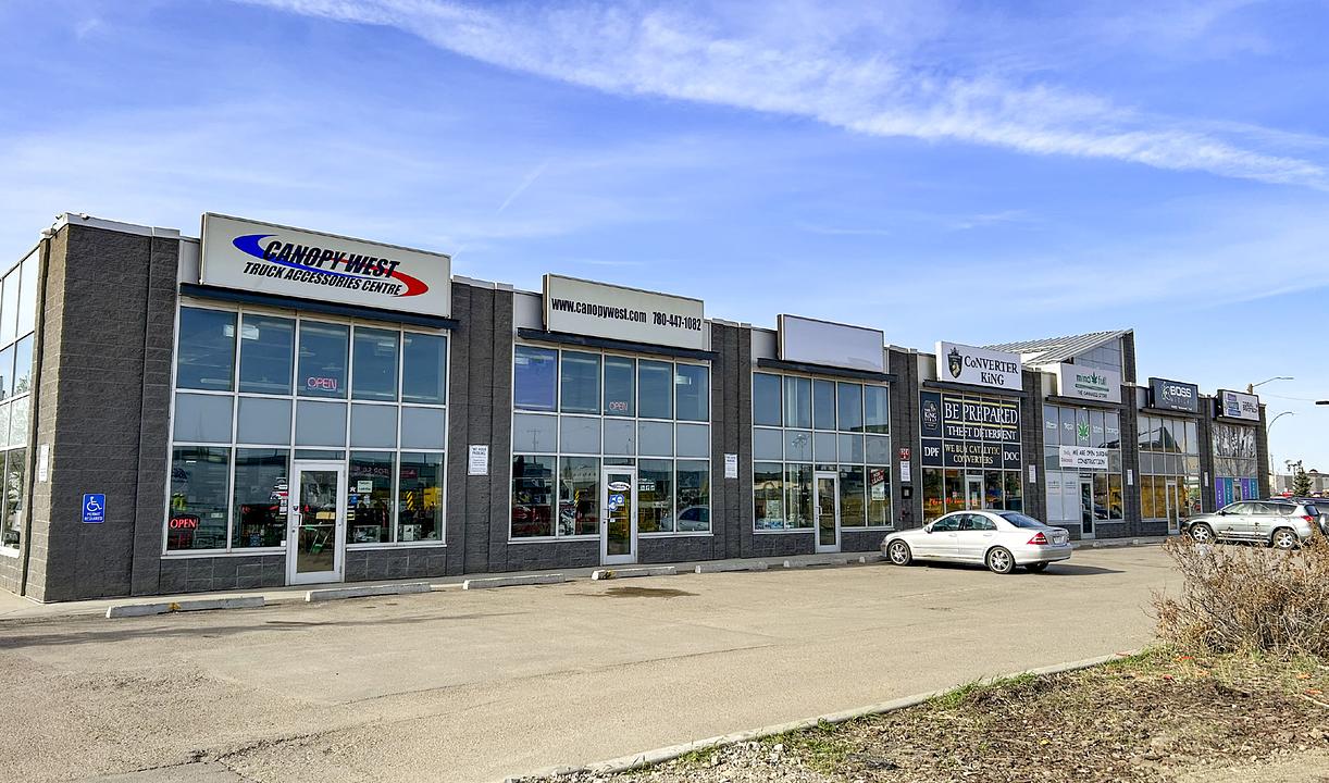 14821 - 14821 Yellowhead Trail NW, Edmonton, AB