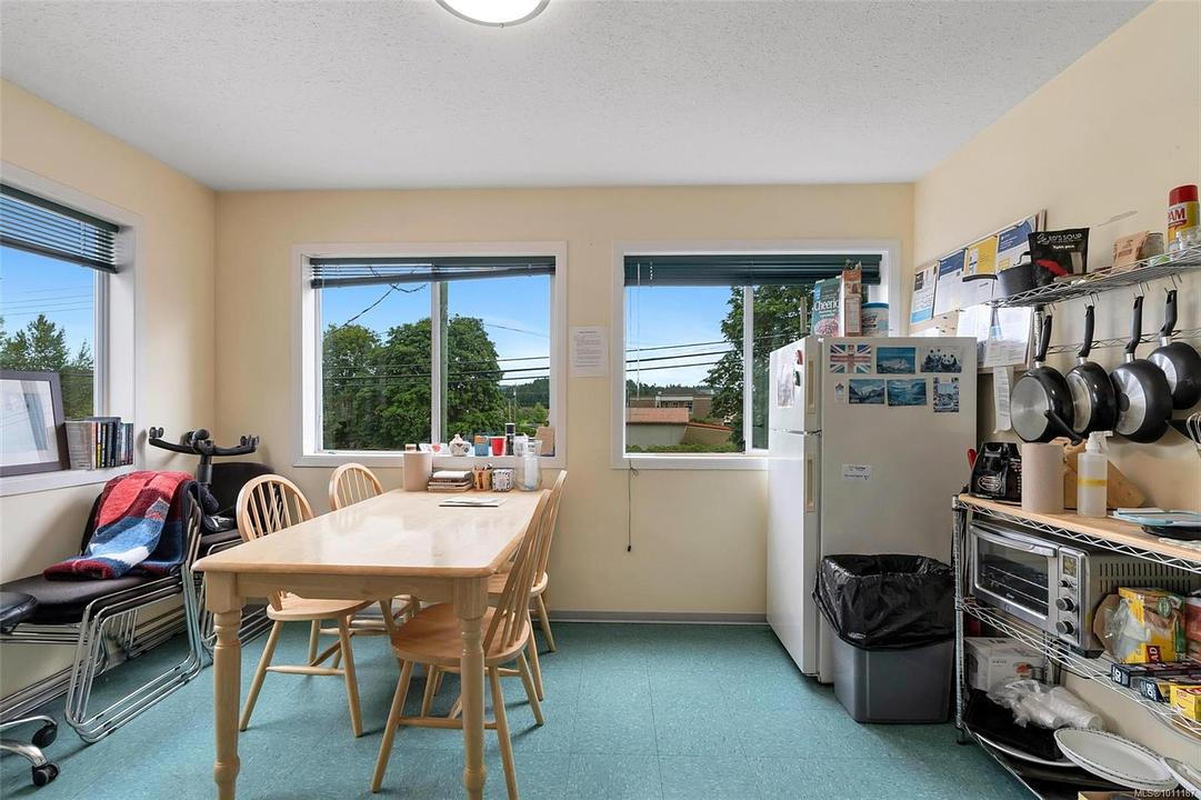 1033 Canada Avenue, Duncan, BC