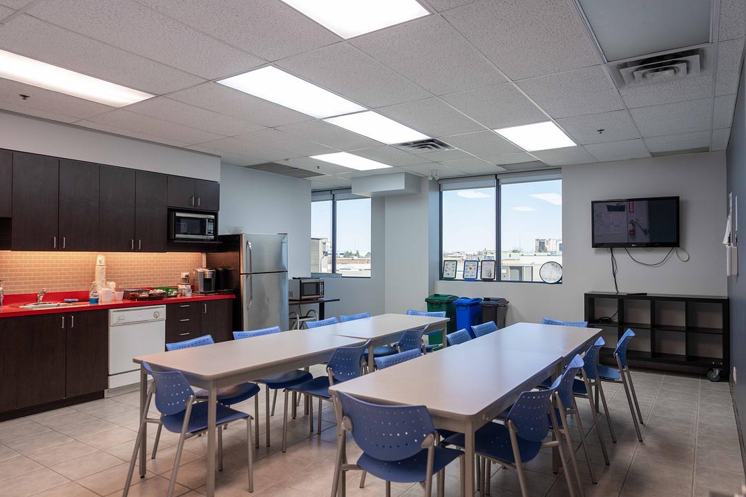 300 - 8001 Weston Rd, Vaughan, ON