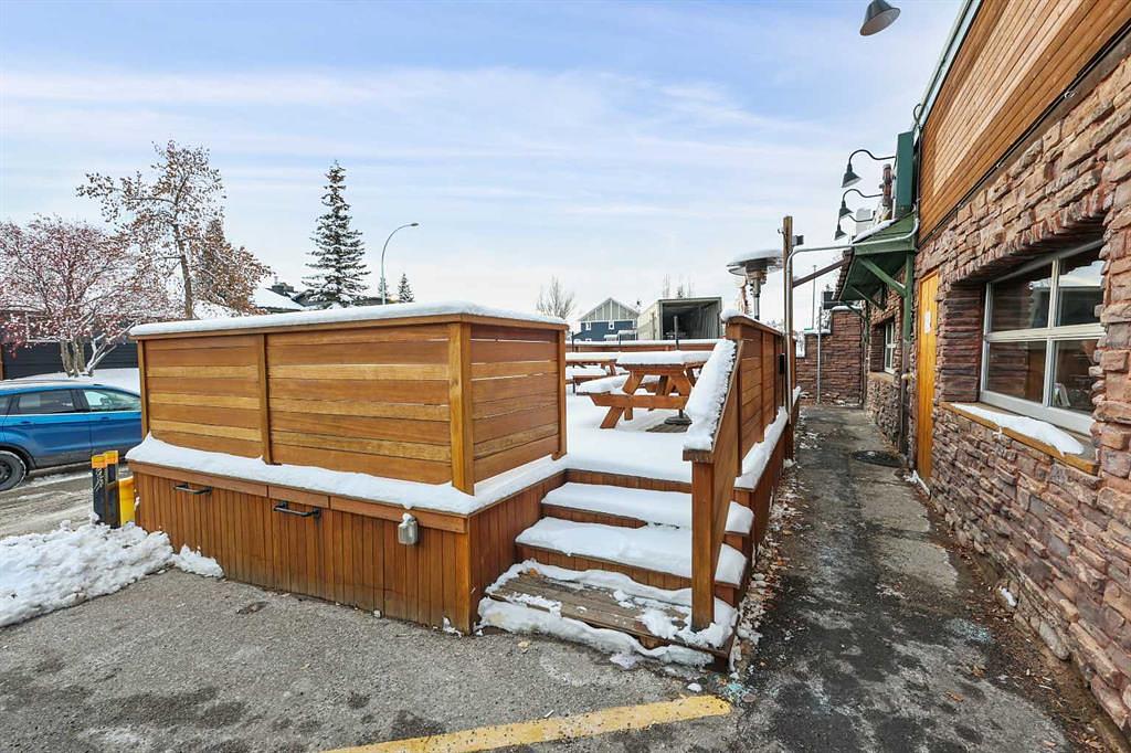 2040 42 Avenue Southwest, Calgary, AB