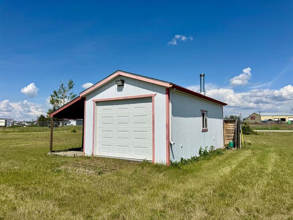 10933 90 Avenue, Fairview, AB