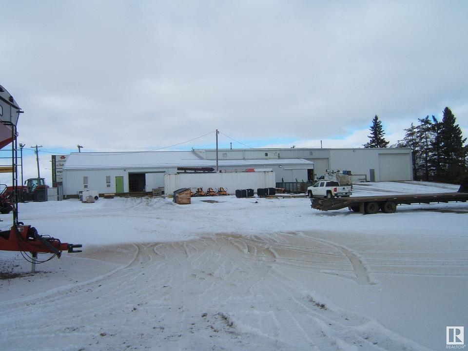 6138 - 50 Avenue, Vegreville, AB
