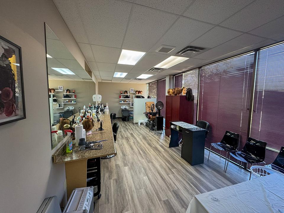 1 - 2135 32 Avenue Northeast, Calgary, AB