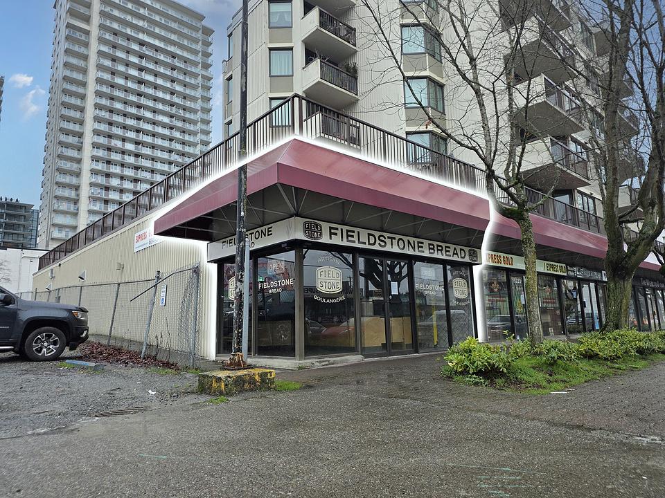 15221 Russell Avenue, White Rock, BC