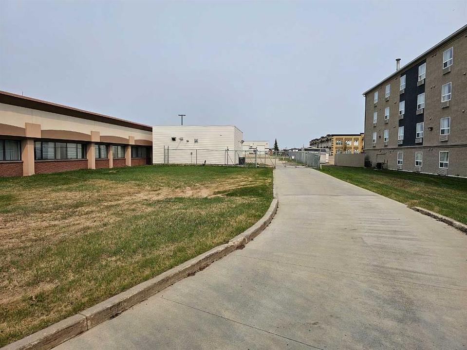 10070 117 Avenue, Grande Prairie, AB