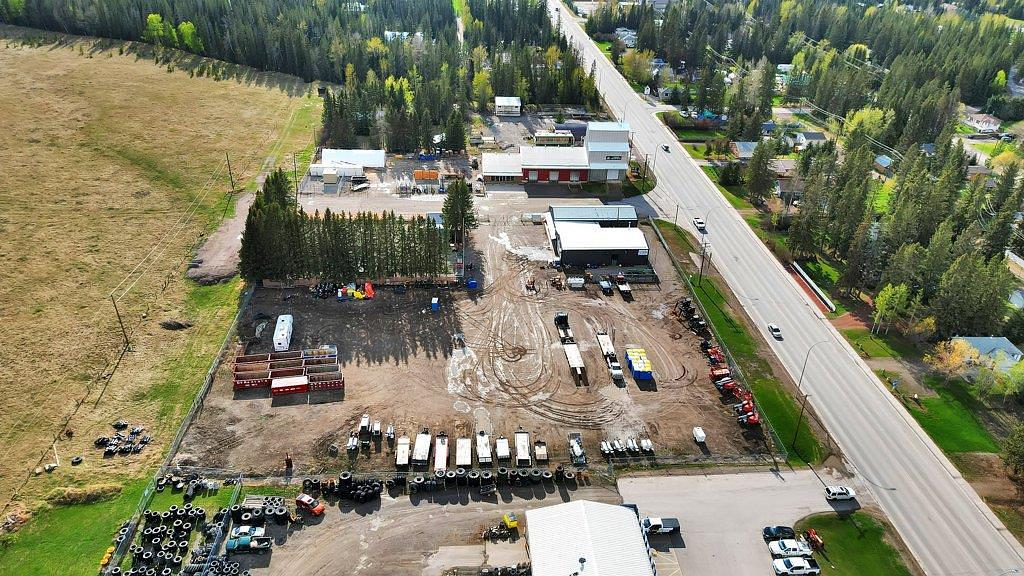 1101 Main Avenue East, Sundre, AB