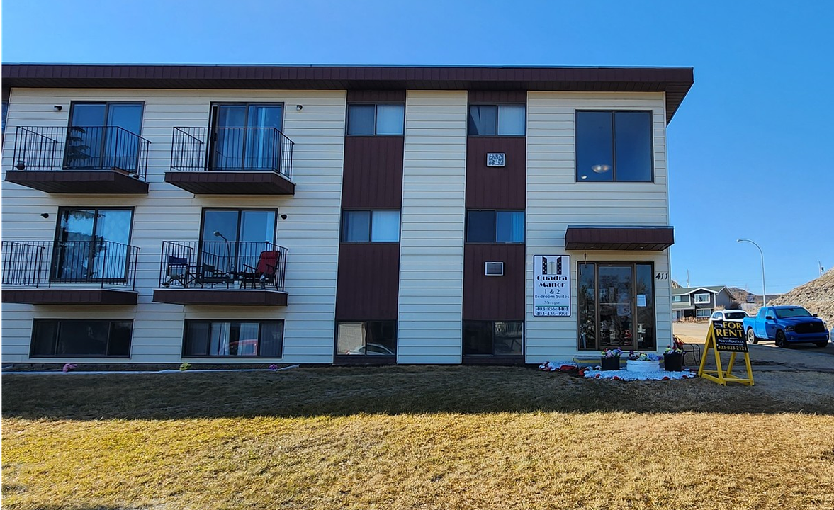 411 11 Avenue Southeast, Drumheller, AB