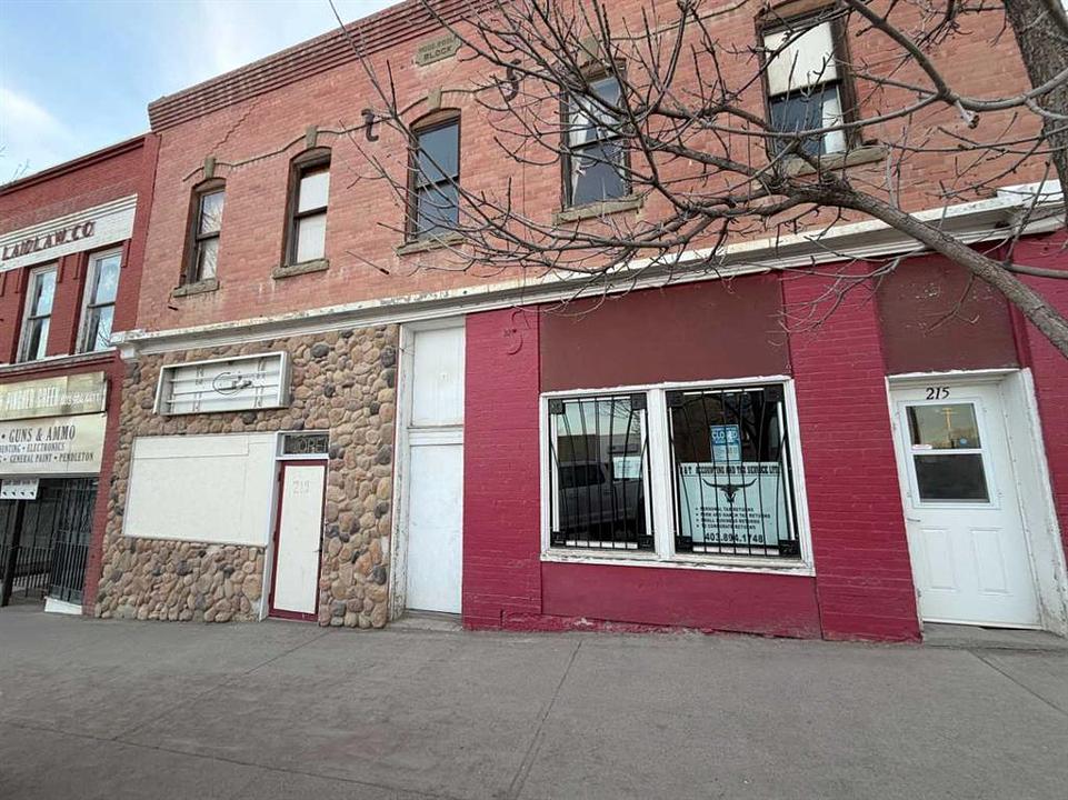 215 Main Street, Cardston, AB