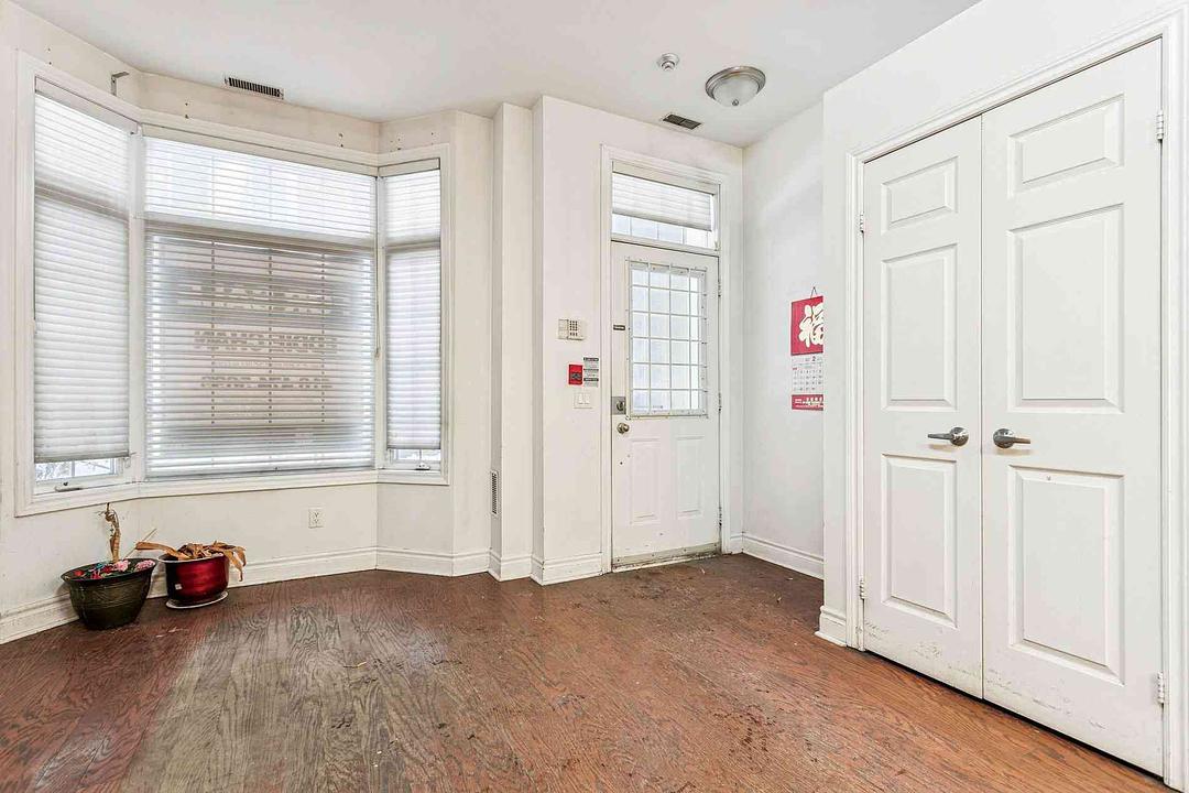 101 McCaul Street, Toronto, ON