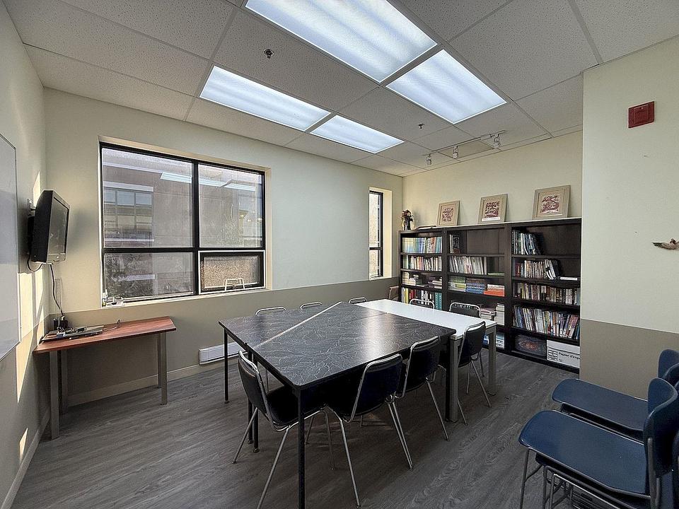 301 - 15292 Croydon Drive, Surrey, BC