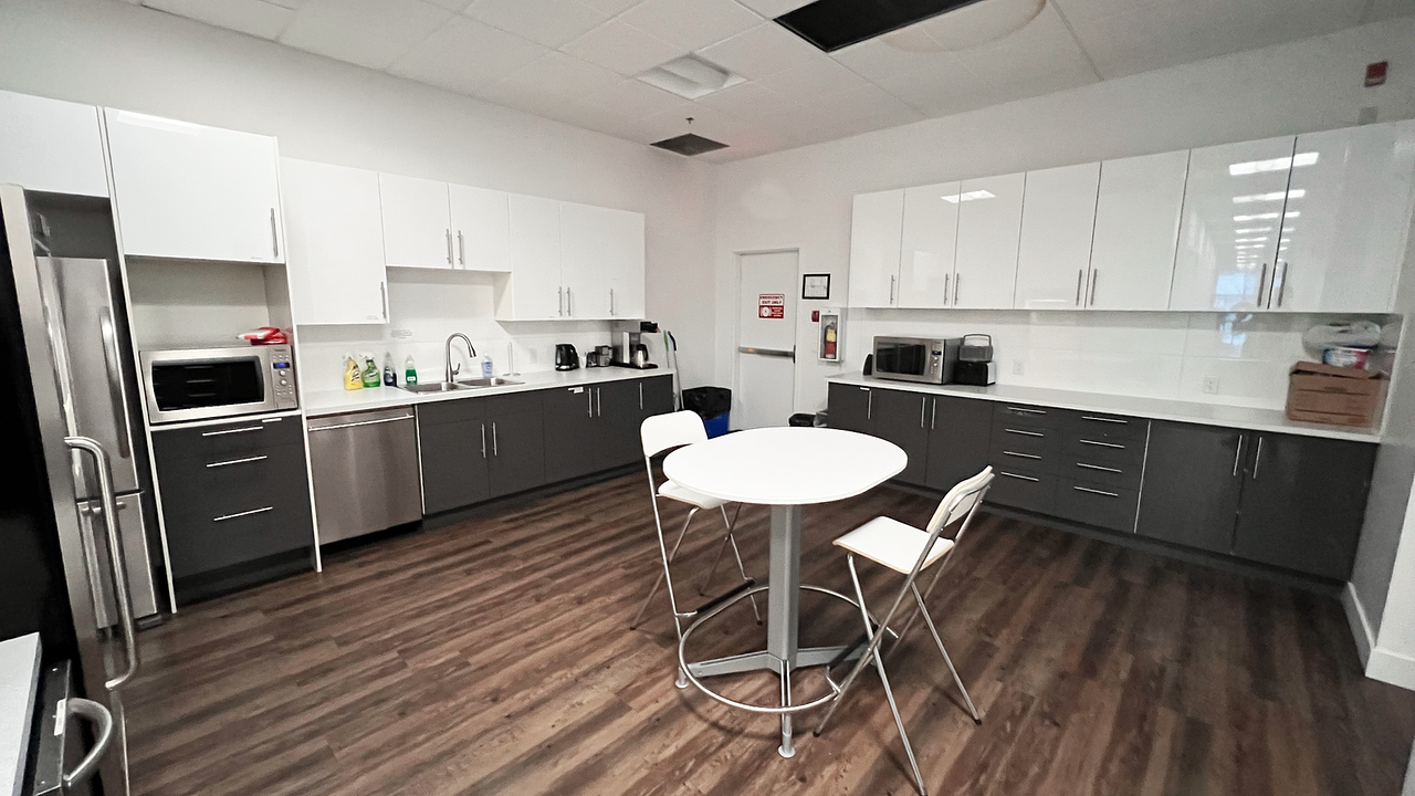 300 - 718 8 Avenue Southwest, Calgary, AB