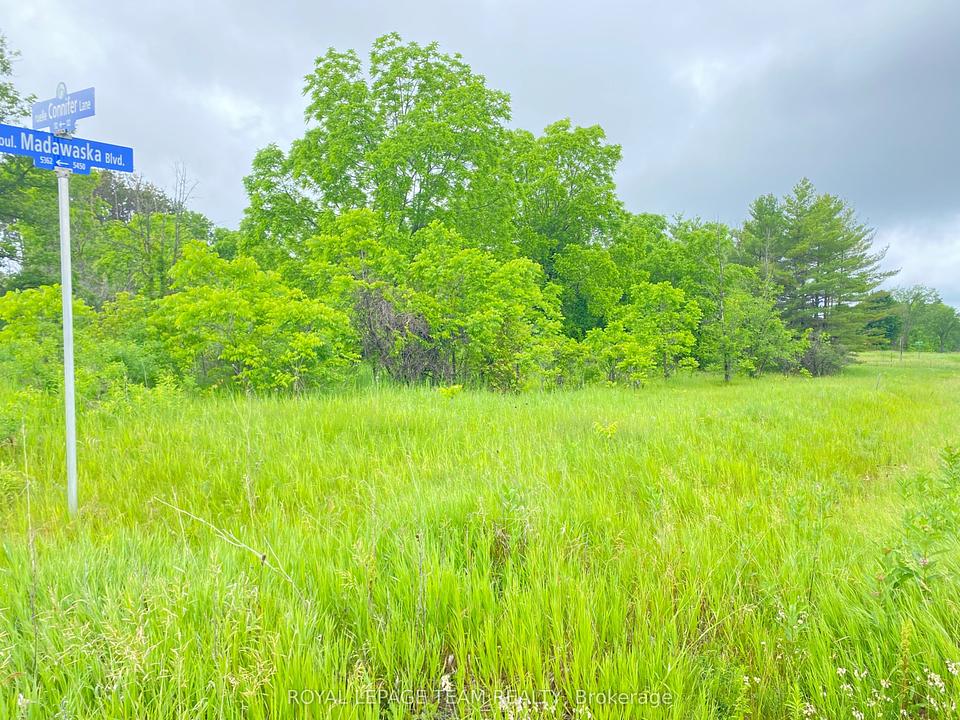 1 Madawaska Boulevard, Arnprior, ON