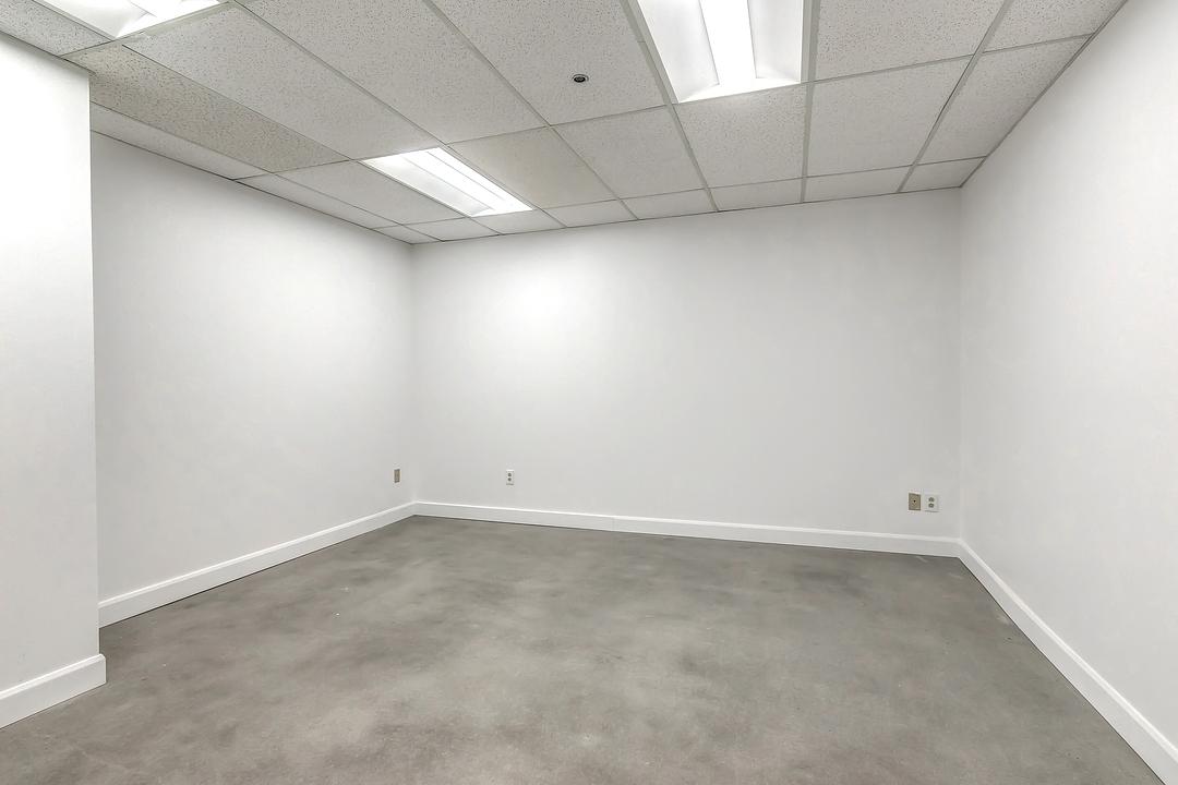 6855 Avenue de l'Épée, Montréal, QC
