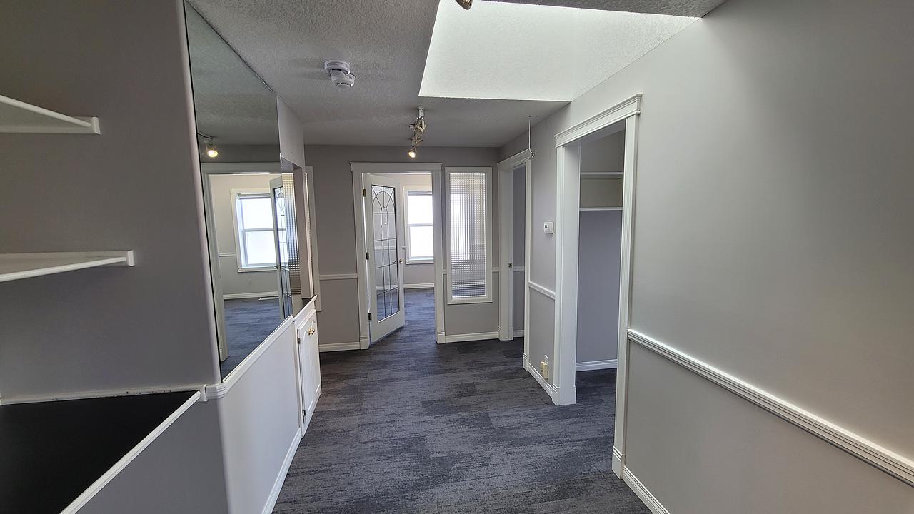 200 - 5520 2 Street Southwest, Calgary, AB