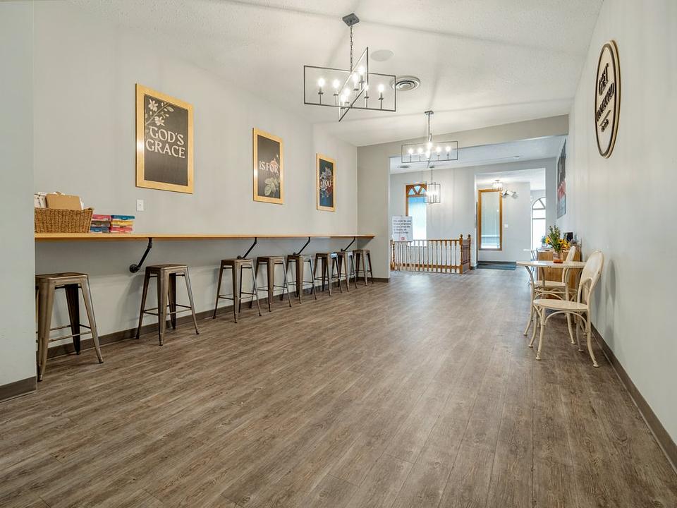 327 10 Street South, Lethbridge, AB