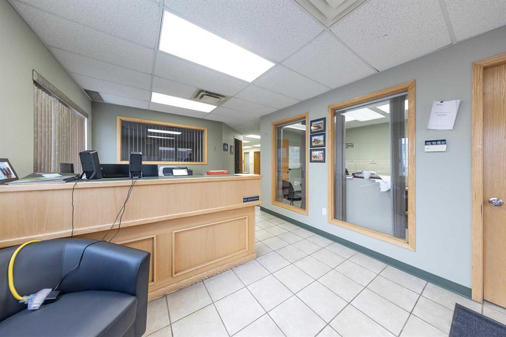 5912 50 Avenue, Lloydminster, AB