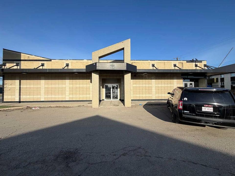 10508 100 Avenue, Grande Prairie, AB