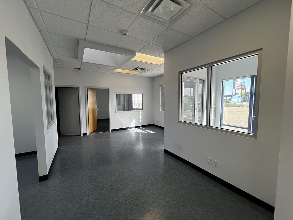 1 - 136 Leva Avenue, Red Deer County, AB