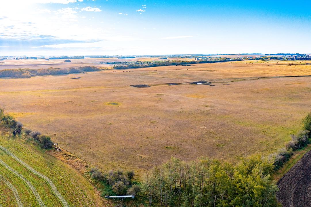 7520 C And East Trail, Innisfail, AB