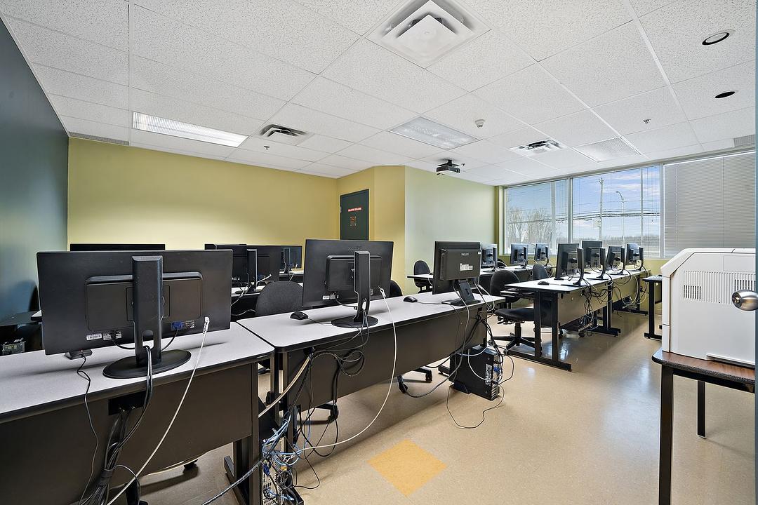 1555 Boulevard Lionel-Boulet, Varennes, QC