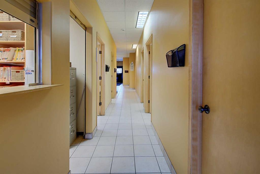 1 - 5021 Parkwood Road, Blackfalds, AB