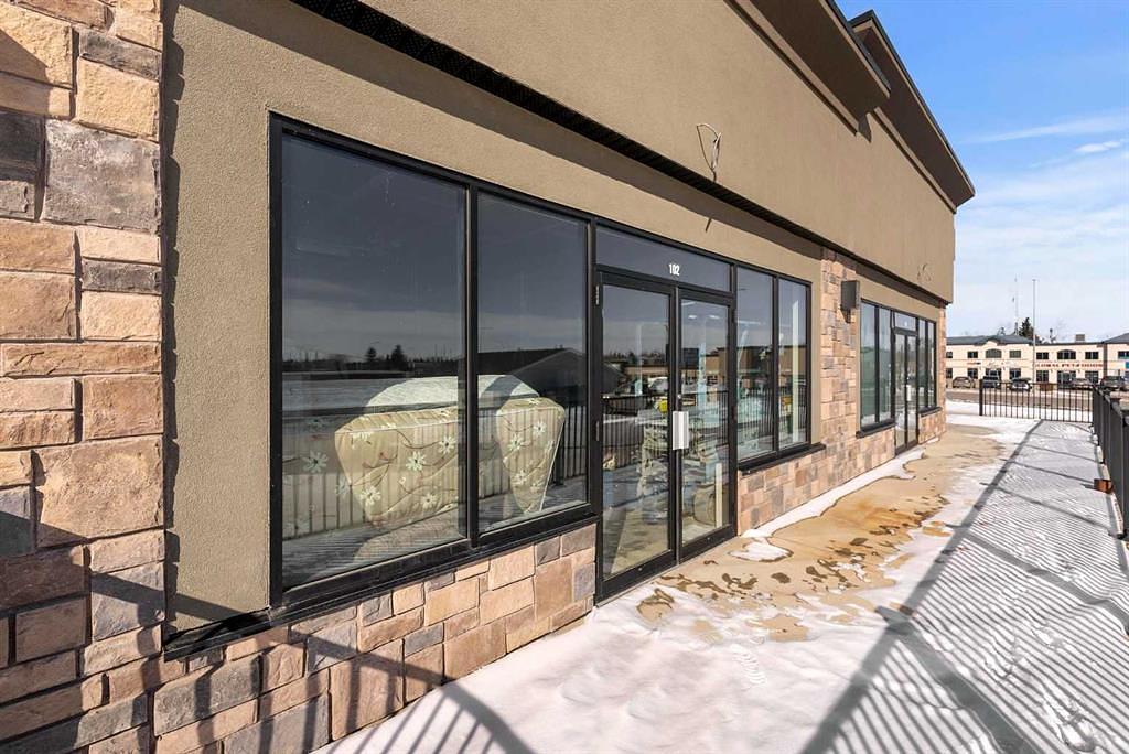 102 - 5703 48 Avenue, Camrose, AB