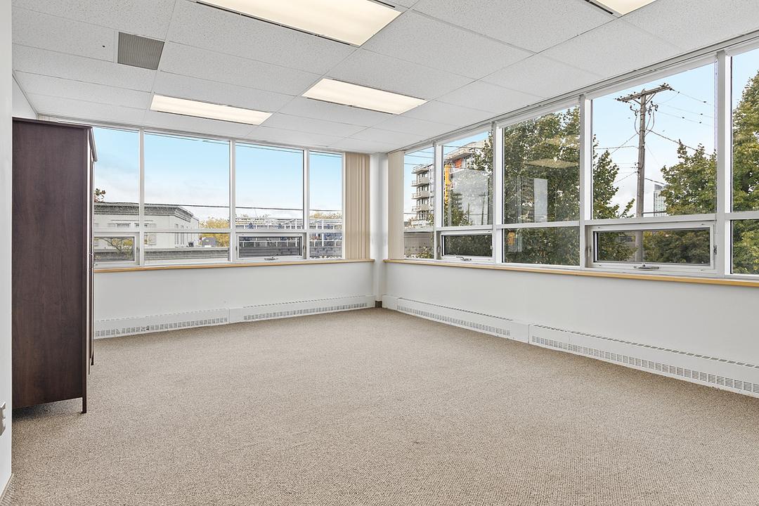 200 - 411 Roosevelt Ave, Ottawa, ON