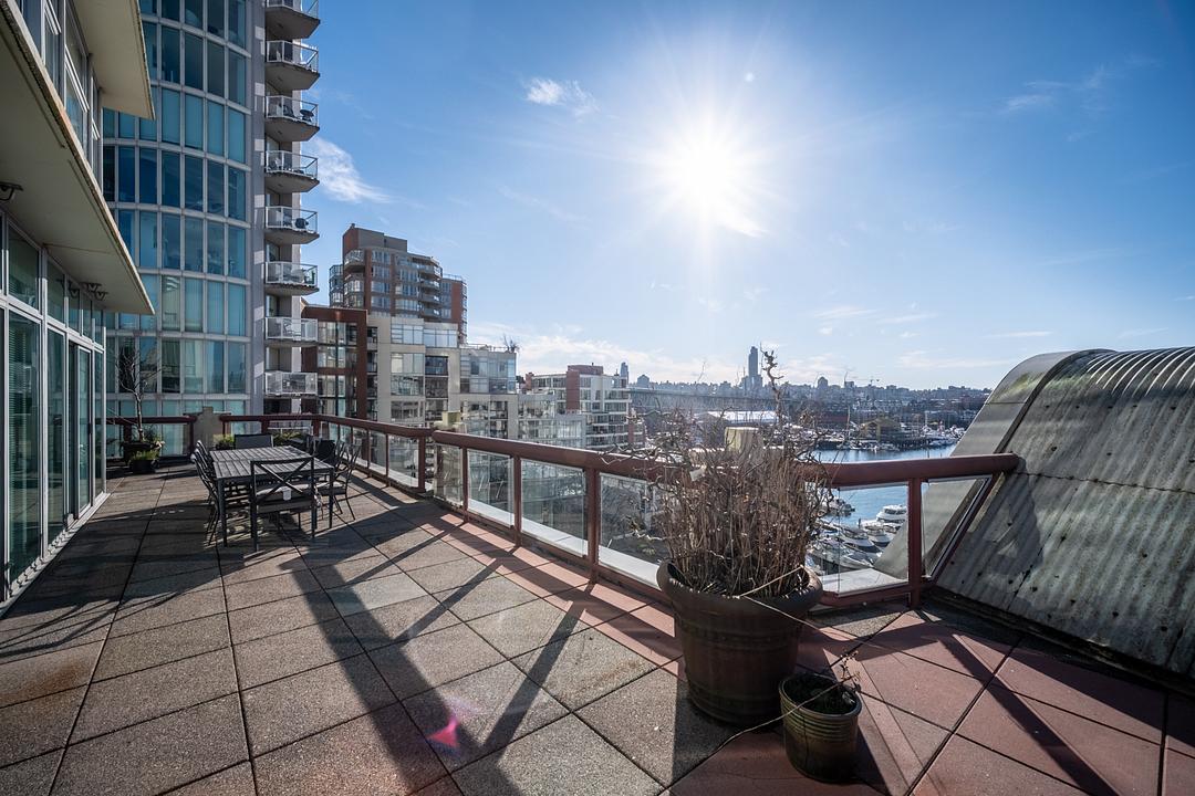701 - 1006 Beach Avenue, Vancouver, BC