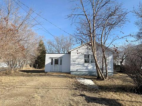 4621 46 Street, Lacombe, AB