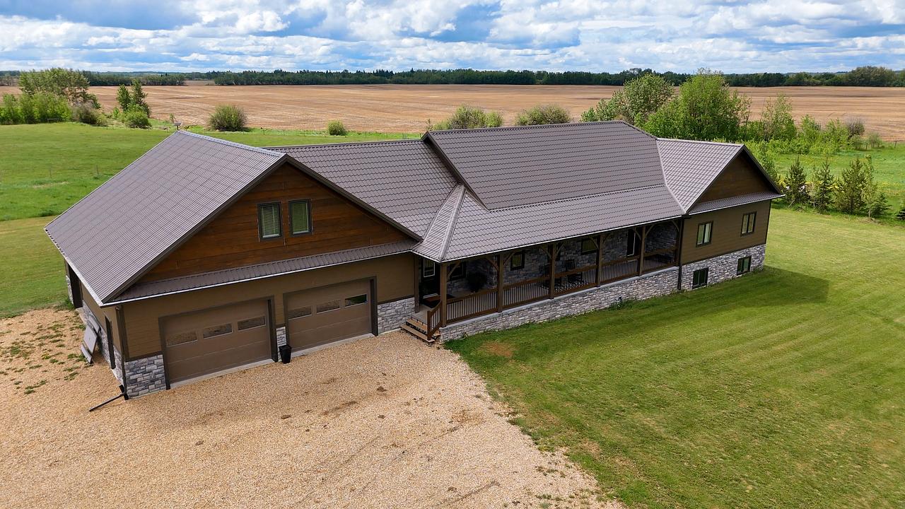 26517 Township Road 584, Pickardville, AB