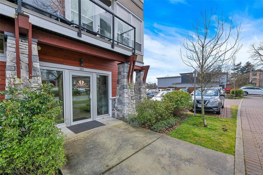 #111 - 689 Hoffman Avenue, Victoria, BC
