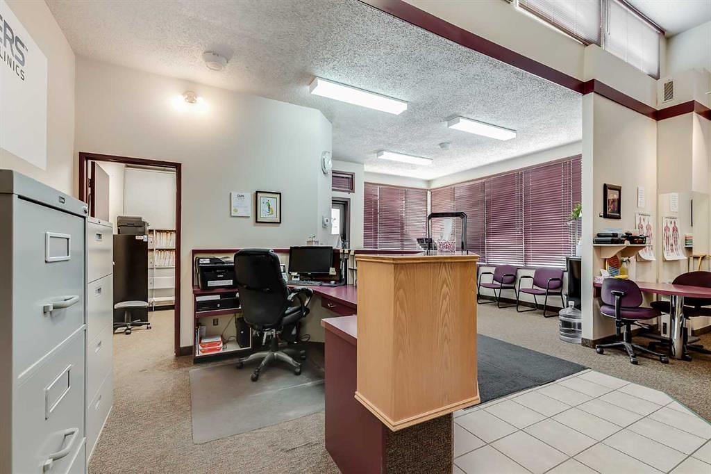 5120 50 Avenue, Olds, AB