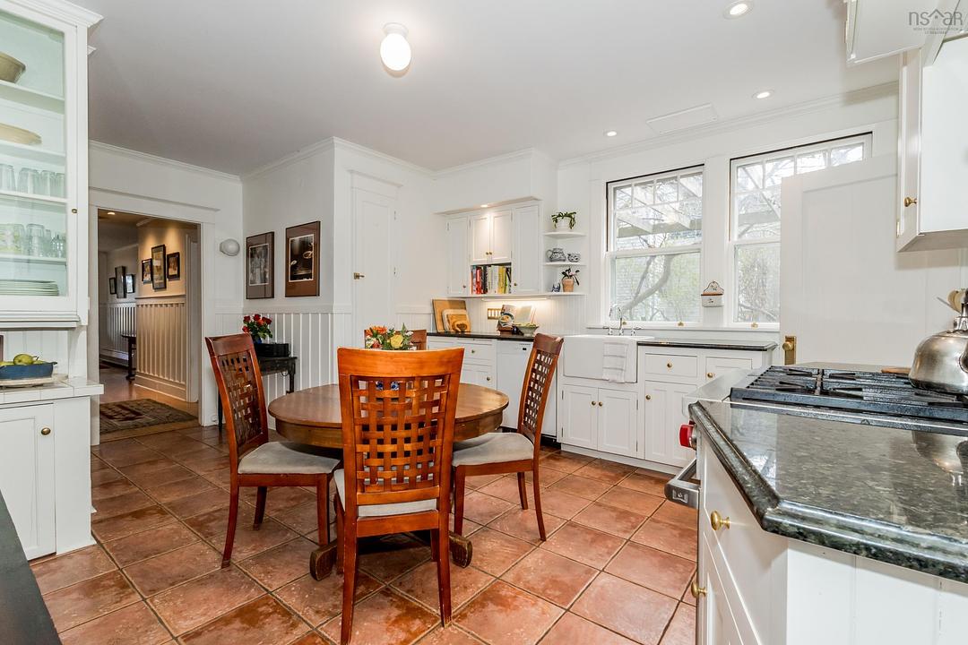 12 Linden Avenue, Wolfville, NS