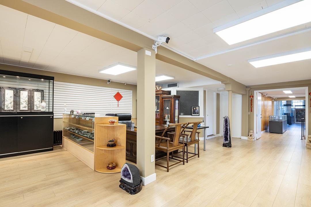 3607 West Broadway, Vancouver, BC