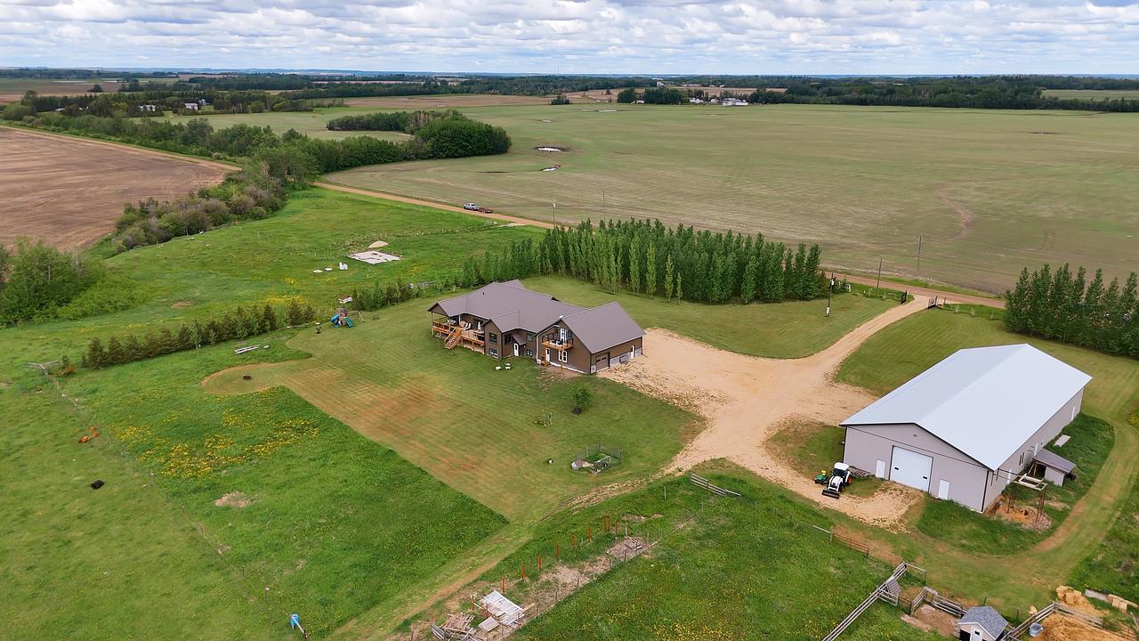26517 Township Road 584, Pickardville, AB